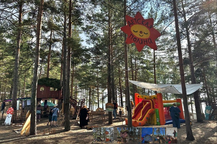 Детская поляна