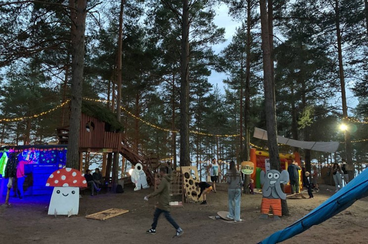 Детская поляна